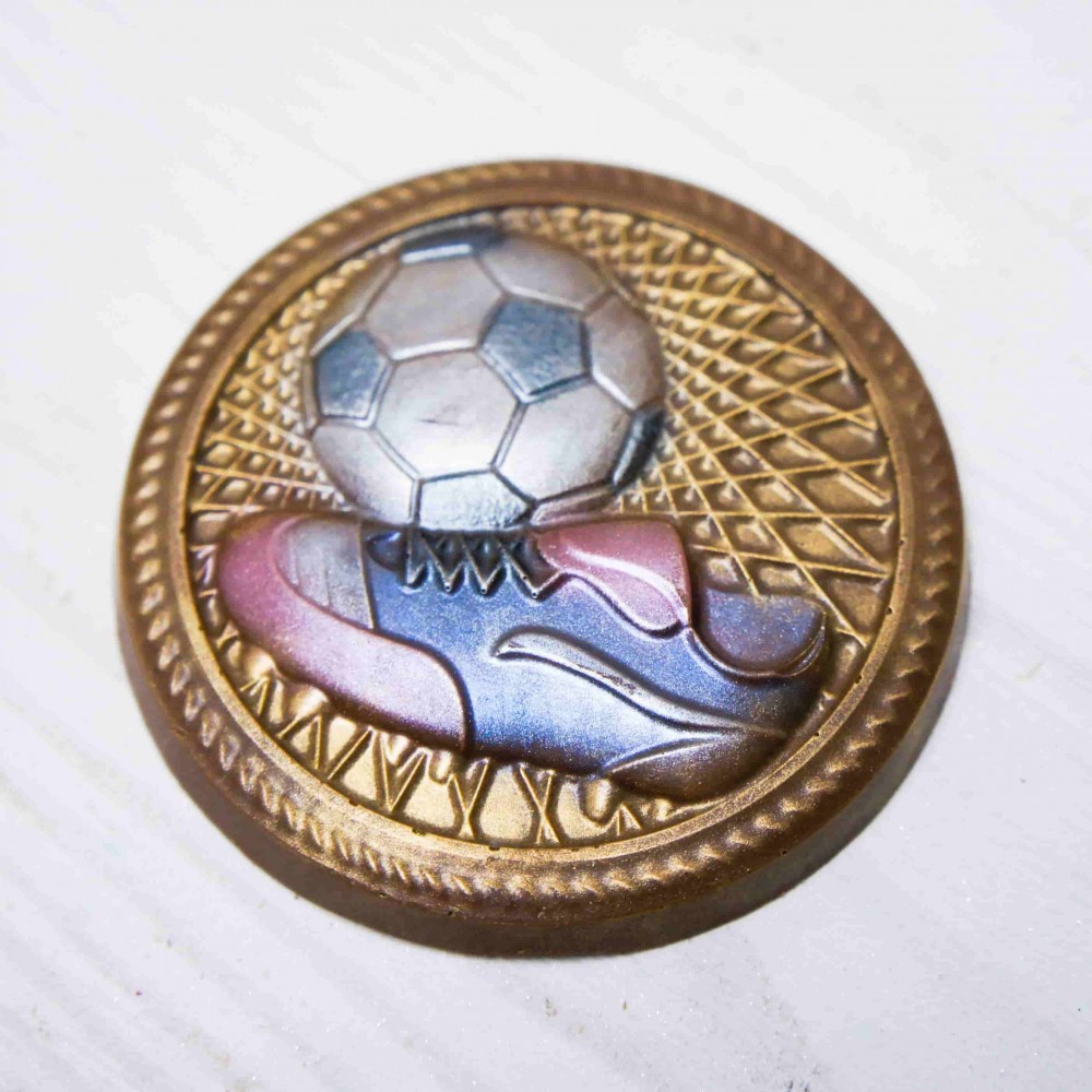 Плитка шоколадная Барельеф «Медаль футболисту»