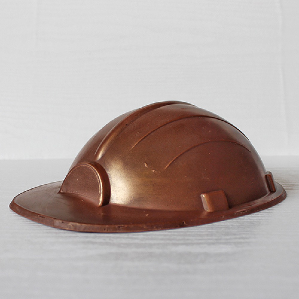 Фигура шоколадная "Каска строителя"