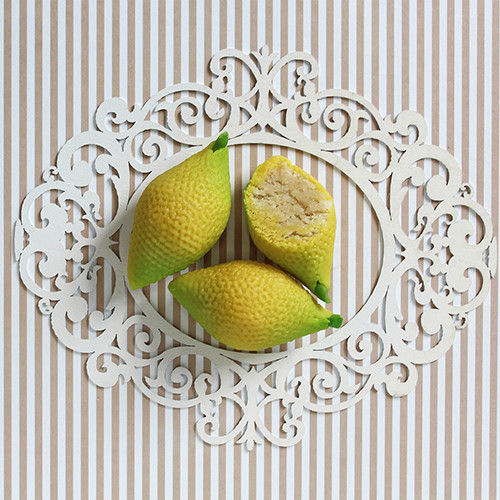 Конфета марципановая "Лимон"